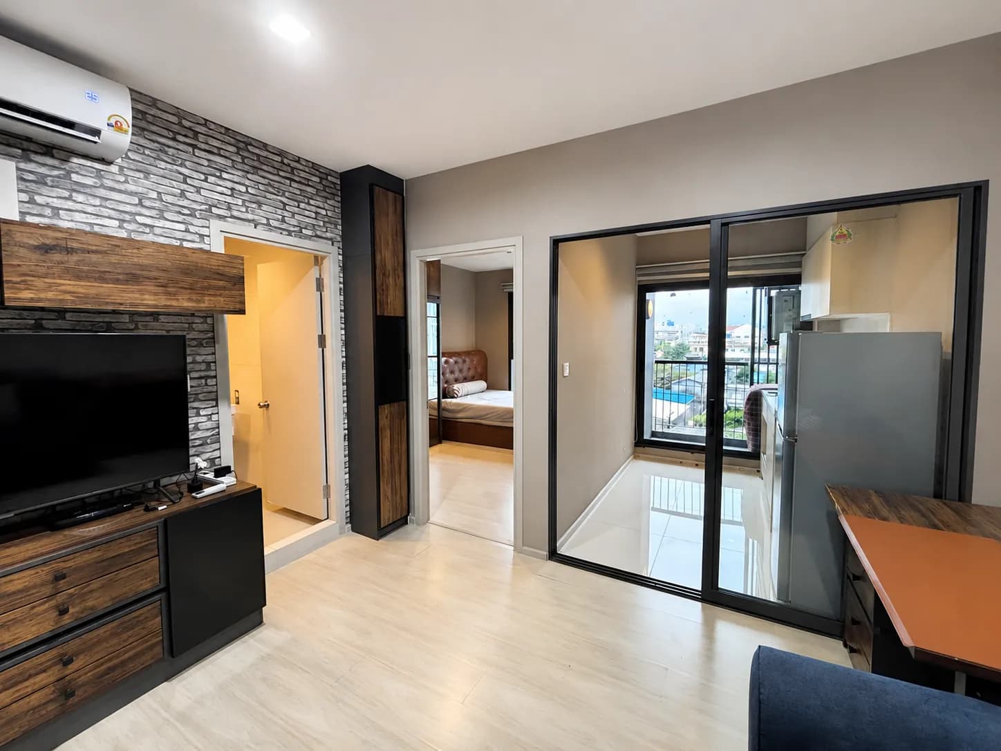 Living room in the Life Sukhumvit 48 unit
